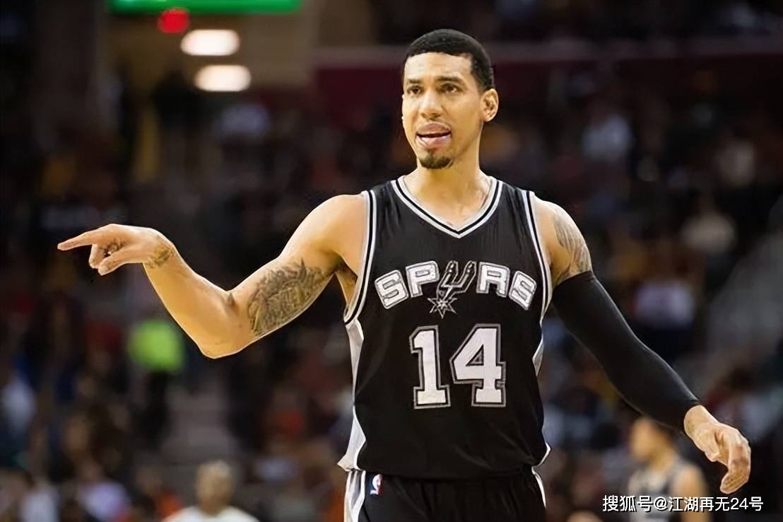 开云体育app-灰熊绝杀中国男篮，丹尼·格林完成帽子戏法