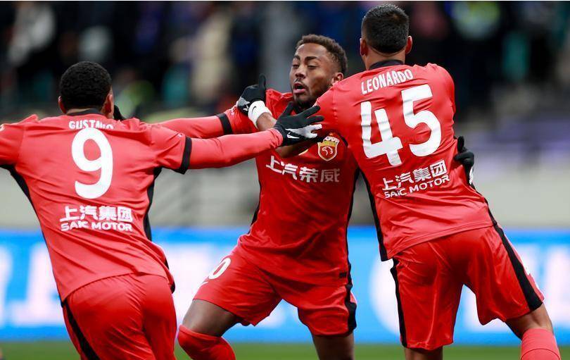 包含上港客场战胜申花，取得关键三分保级的词条