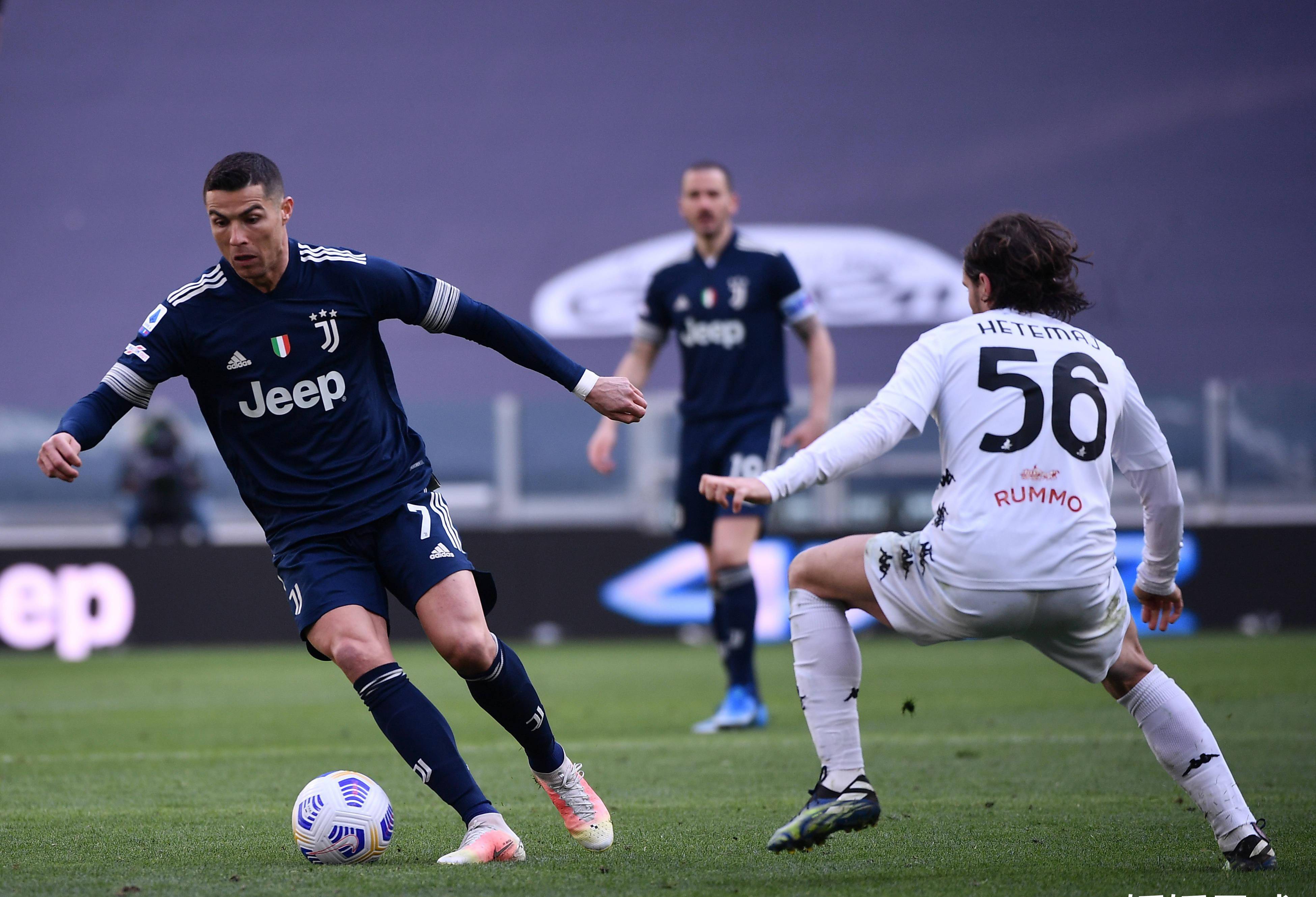 尤文图斯球员赛场上展现实力的简单介绍