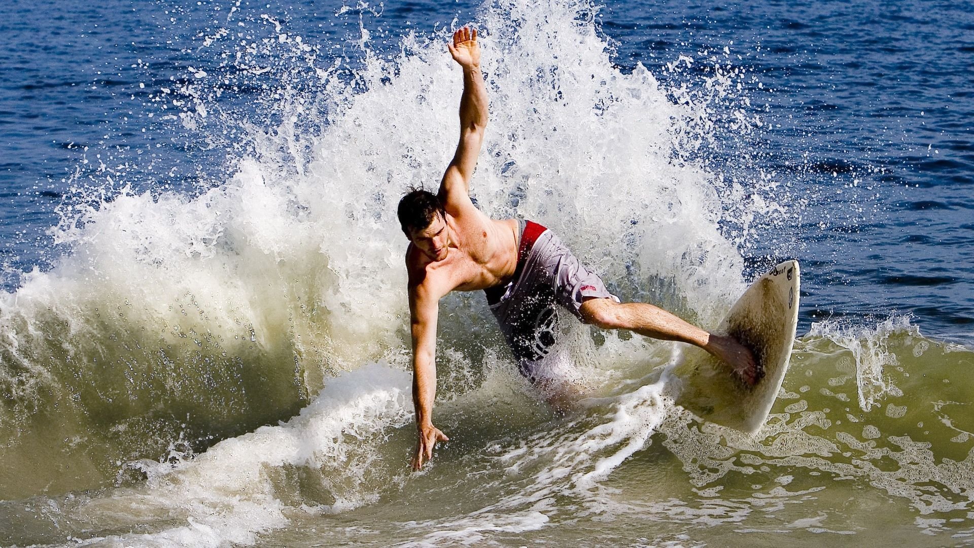 开云体育中国-西决生死战之夜,戈贝尔的沉默与救赎