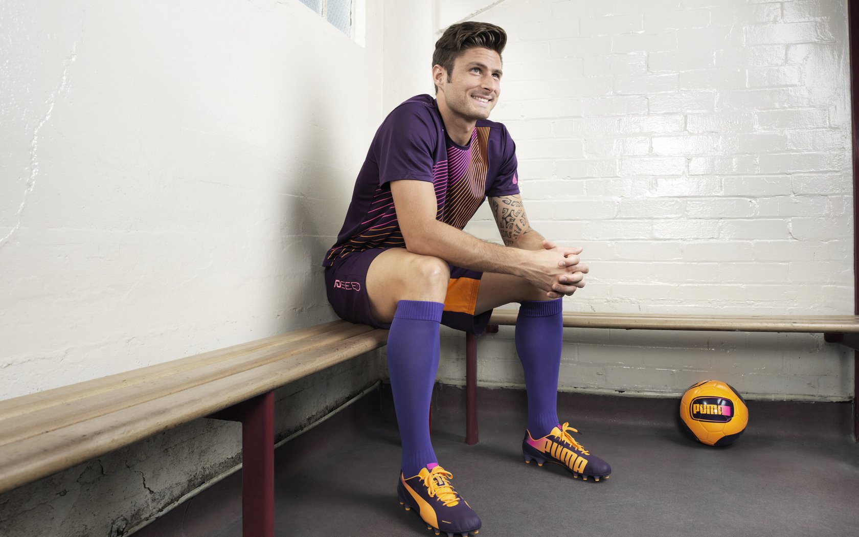 开云体育中国-双线传奇，从太原到马德里，米切尔的篮球征服