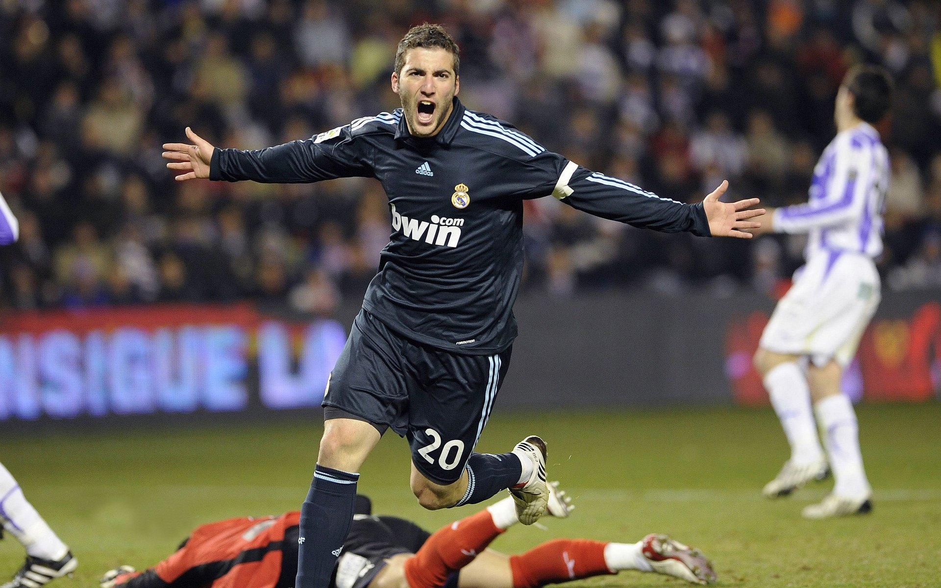 开云体育入口-掘金争冠之路，力克开拓者，文班亚马状态火热成关键